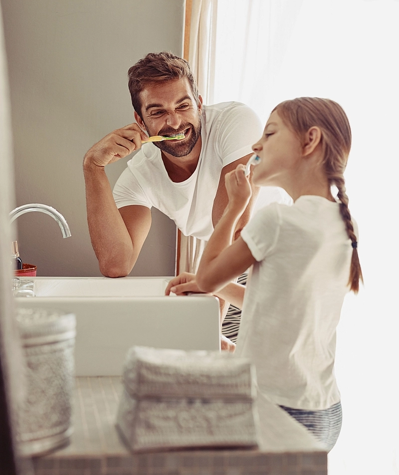 La guía definitiva para cuidar tus encías desde casa. La guía definitiva para cuidar tus encías desde casa.